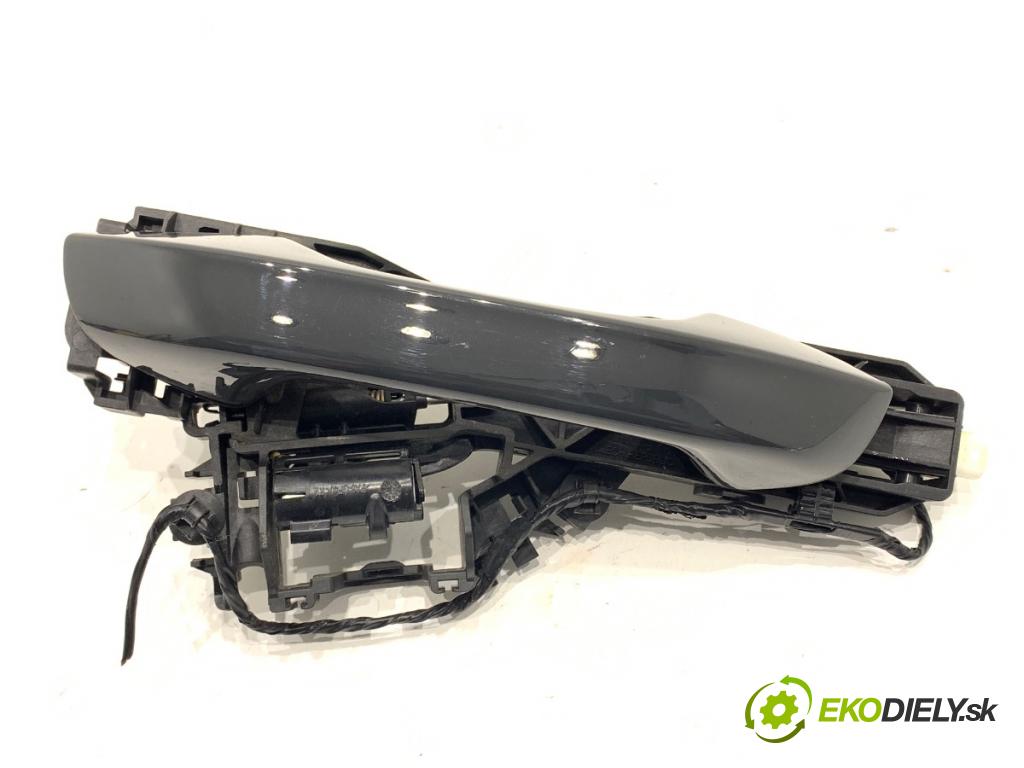 VW GOLF VIII liftback 2022 96 kW 1.5 TSI 1495 Kľučka vonkajšia pravy zad 5H0837206F