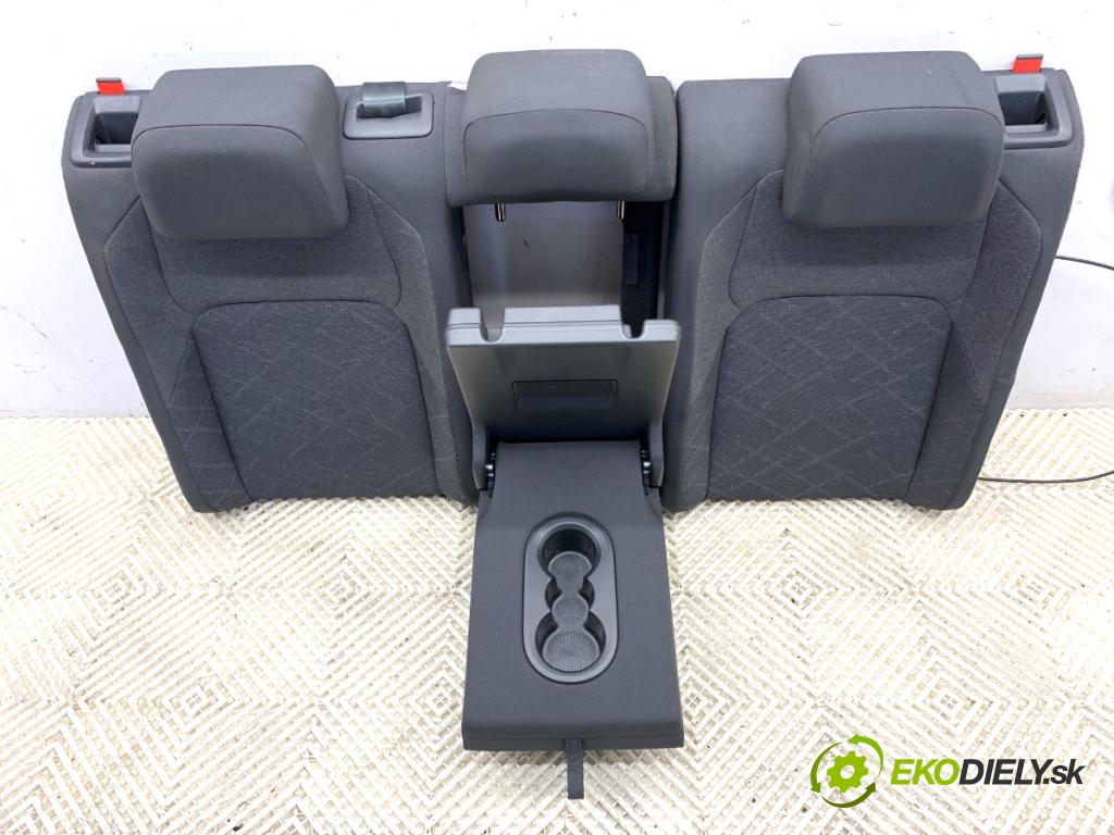 VW GOLF VIII liftback 2022 96 kW 1.5 TSI 1495 Sedadlo druhý rad