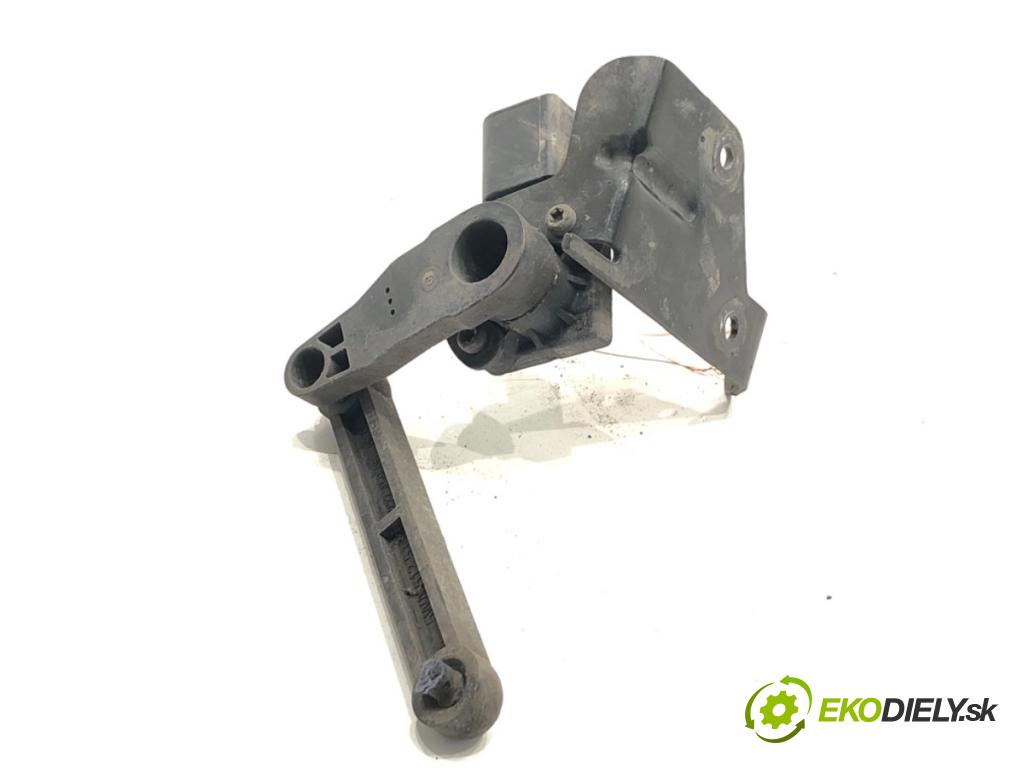 VW GOLF VIII liftback 2022 96 kW 1.5 TSI 1495 Snímač XENON  (Snímač)