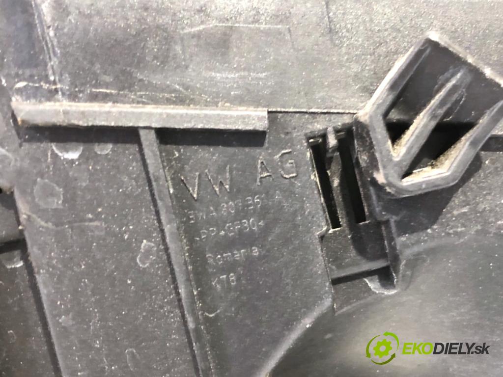 VW GOLF VIII liftback 2022 96 kW 1.5 TSI 1495 skříňka poistková 5WA907361A (Pojistkové skříňky)