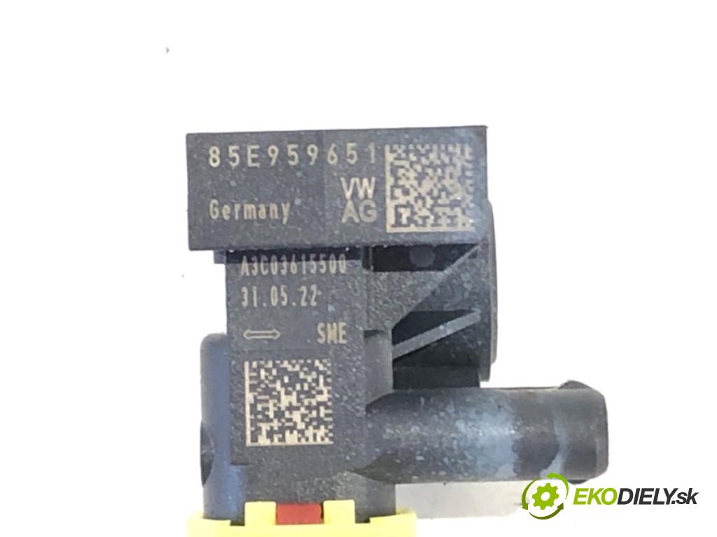 VW GOLF VIII liftback 2022 96 kW 1.5 TSI 1495 Snímač nárazu 85E959651 (Snímač nárazu)
