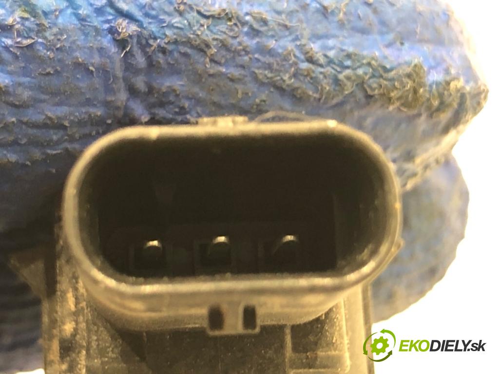 VW GOLF VIII liftback 2022 96 kW 1.5 TSI 1495 Snímač PDC 5WA919275B