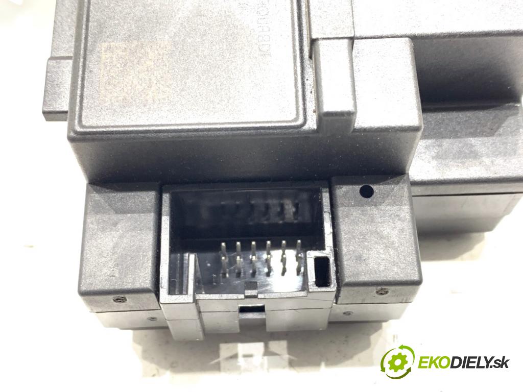 AUDI A5 8T coupe 2010 125 kW 2.0 TDI 1968 spinačka 8K0909131D (Spínacia skrinka)