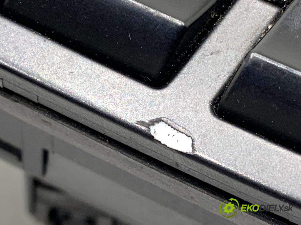 AUDI A5 8T coupe 2010 125 kW 2.0 TDI 1968 Panel ovládaní radia 8T0919609F (Ovládaní topení a přepínače)