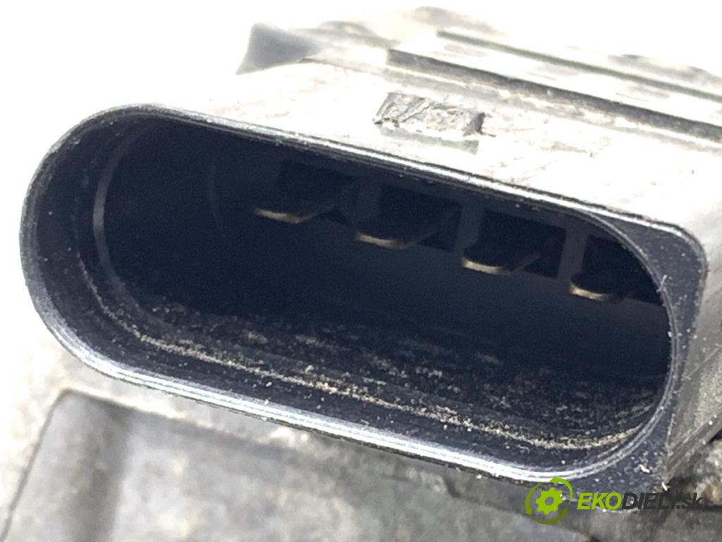 AUDI A5 8T coupe 2010 125 kW 2.0 TDI 1968 Mechanizmus stieračov predný 8T1955119D (Motorček stieračov predný)
