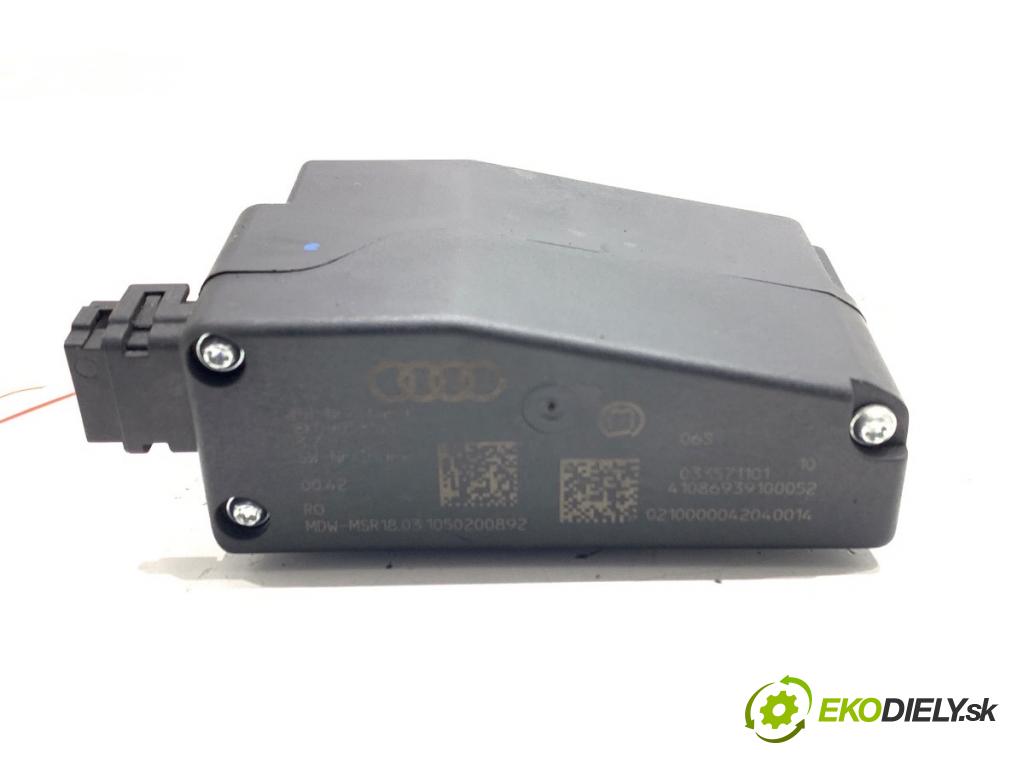 AUDI A5 8T coupe 2010 125 kW 2.0 TDI 1968 blokáda volantu 8K0905852D (Riadenie ostatné)