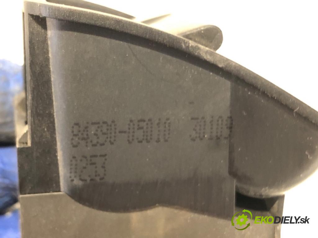 TOYOTA AVENSIS T27 Kombi 2009 93 kW 2.0 D-4D (ADT270_) 1998 Spínač brzdy ručnej brzdy 84390-05010 (Prepínacie páčky pod volantom)