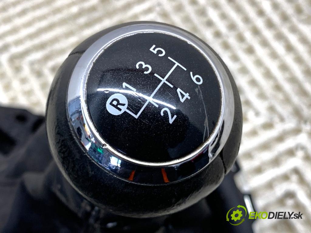TOYOTA AVENSIS T27 Kombi 2009 93 kW 2.0 D-4D (ADT270_) 1998 Kulisa 335300511 (Rýchlostná páka (kulisa))