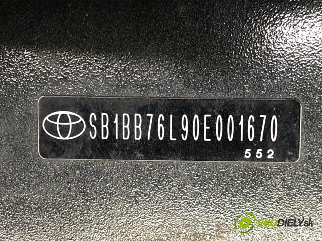 TOYOTA AVENSIS T27 Kombi 2009 93 kW 2.0 D-4D (ADT270_) 1998 výztuha nárazníka přední část  (Výztuhy přední)