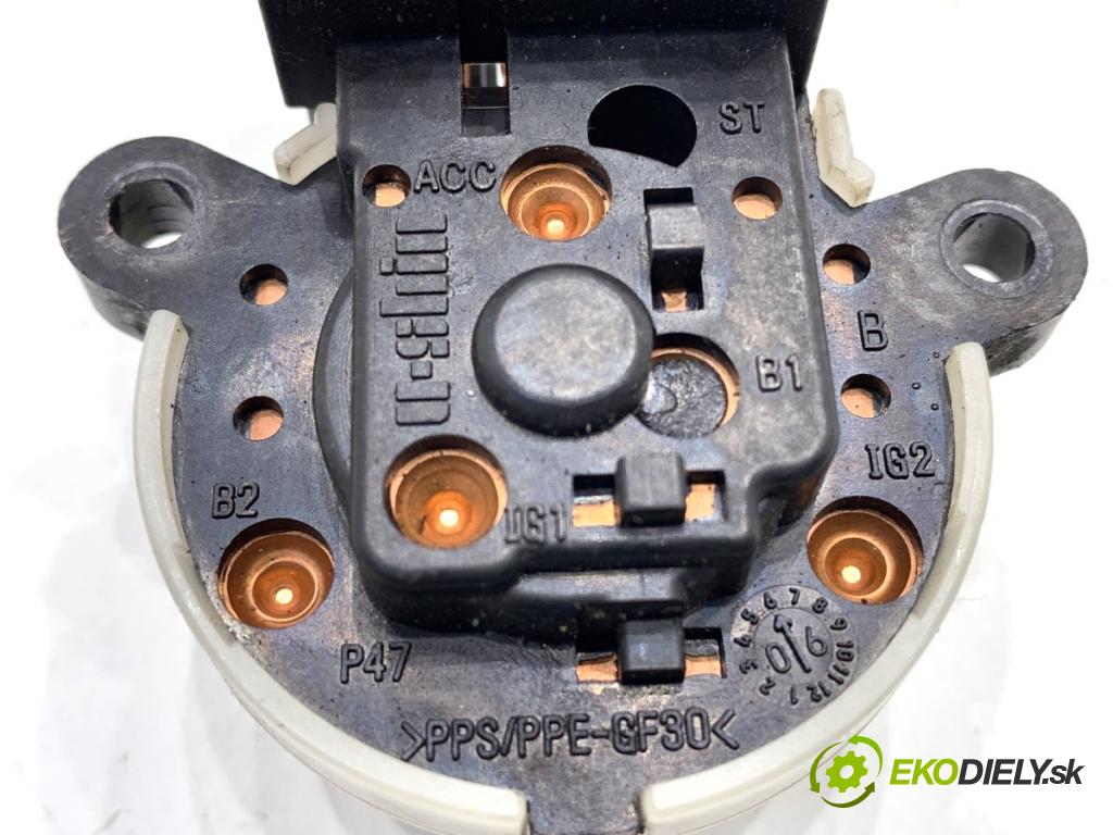 SUZUKI SWIFT III liftback 2006 67 kW 1.3 (RS 413) 1328 Kocka, vložka spínacej skrinky  (Spínacia skrinka)