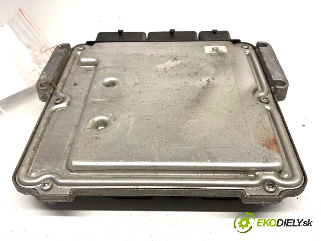 RENAULT CLIO IV liftback 2015 55 kW 1.5 dCi 75 1461 riadiaca jednotka Motor 237102213R (Riadiaca jednotka)