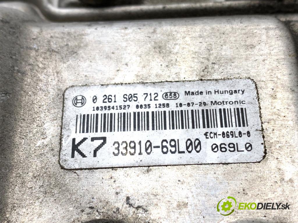 SUZUKI SWIFT IV liftback 2010 69 kW 1.2 (AZH 412) 1242 riadiaca jednotka Motor 33910-69L00 (Riadiaca jednotka)
