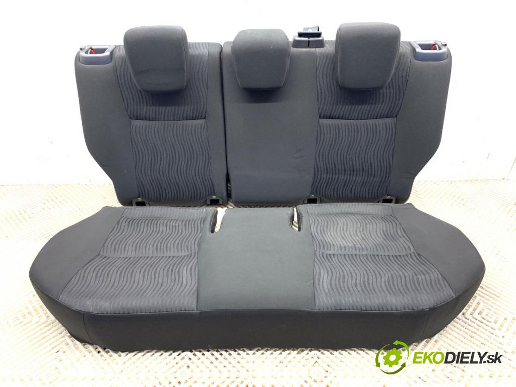 SUZUKI SWIFT IV liftback 2010 69 kW 1.2 (AZH 412) 1242 Sedadlo druhý rad 