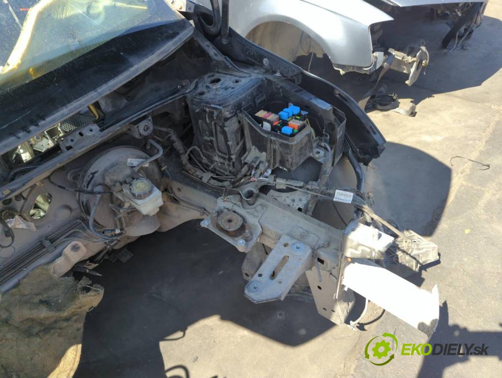 RENAULT CLIO IV liftback 2015 55 kW 1.5 dCi 75 1461 KAROSERIA ČTVRŤÁK blatník zadní část levý pravý práh střecha PODŁUŻNICA levý pravý