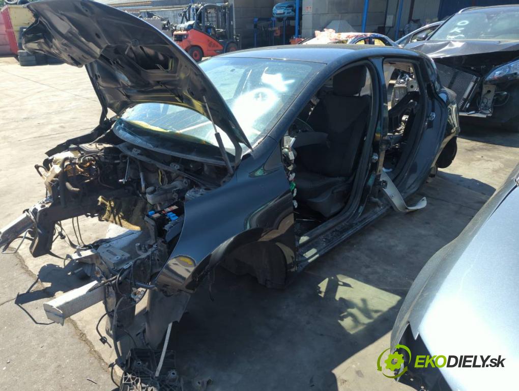 RENAULT CLIO IV liftback 2015 55 kW 1.5 dCi 75 1461 KAROSERIA ČTVRŤÁK blatník zadní část levý pravý práh střecha PODŁUŻNICA levý pravý
