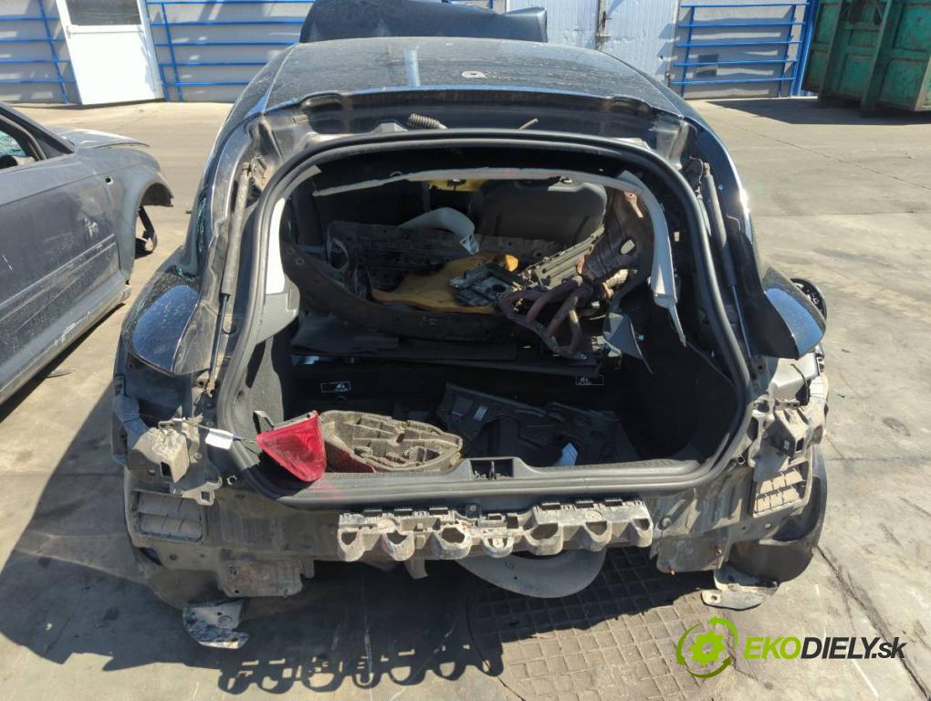 RENAULT CLIO IV liftback 2015 55 kW 1.5 dCi 75 1461 KAROSERIA ČTVRŤÁK blatník zadní část levý pravý práh střecha PODŁUŻNICA levý pravý