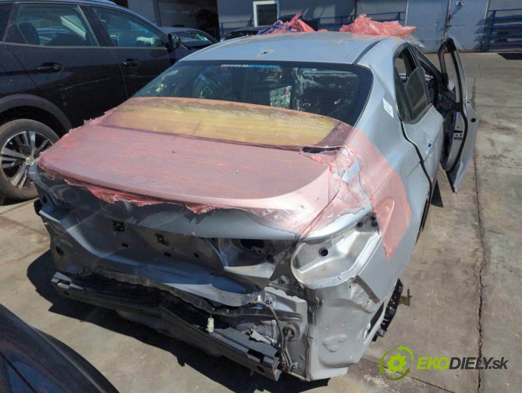TOYOTA CAMRY sedan 2022 131 kW 2.5 Hybrid (AXVH71_) 2487 KAROSERIA ČTVRŤÁK blatník zadní část levý pravý práh střecha PODŁUŻNICA levý pravý