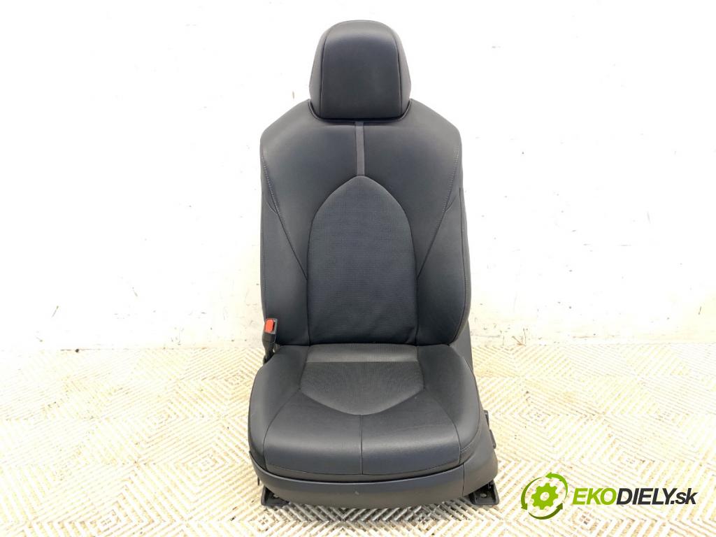 TOYOTA CAMRY sedan 2022 131 kW 2.5 Hybrid (AXVH71_) 2487 Sedadlo ľavy predný 