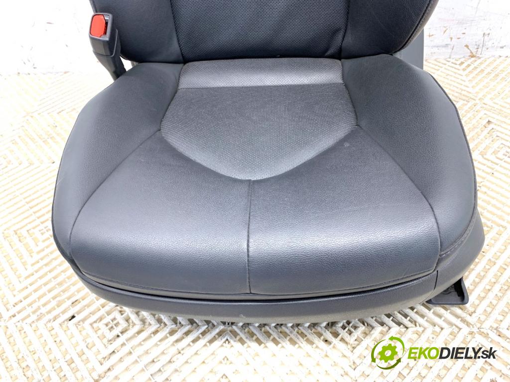 TOYOTA CAMRY sedan 2022 131 kW 2.5 Hybrid (AXVH71_) 2487 Sedadlo ľavy predný