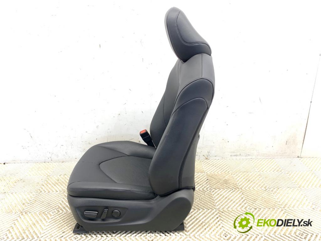 TOYOTA CAMRY sedan 2022 131 kW 2.5 Hybrid (AXVH71_) 2487 Sedadlo ľavy predný