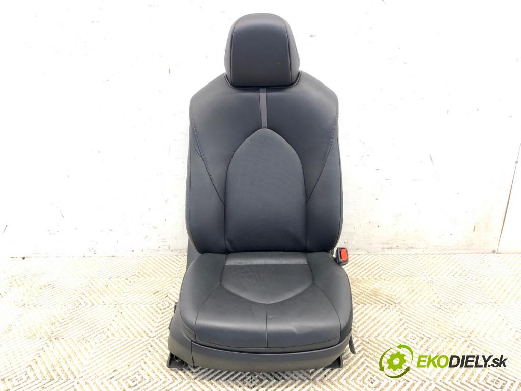 TOYOTA CAMRY sedan 2022 131 kW 2.5 Hybrid (AXVH71_) 2487 Sedadlo pravy predný 