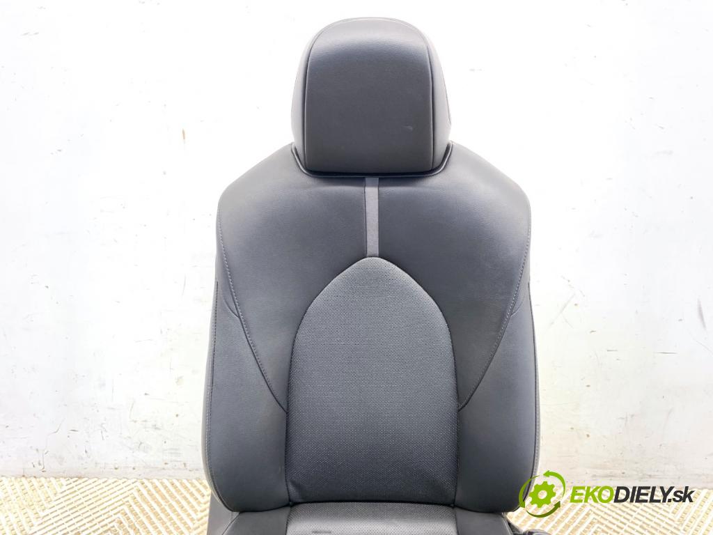 TOYOTA CAMRY sedan 2022 131 kW 2.5 Hybrid (AXVH71_) 2487 Sedadlo pravy predný