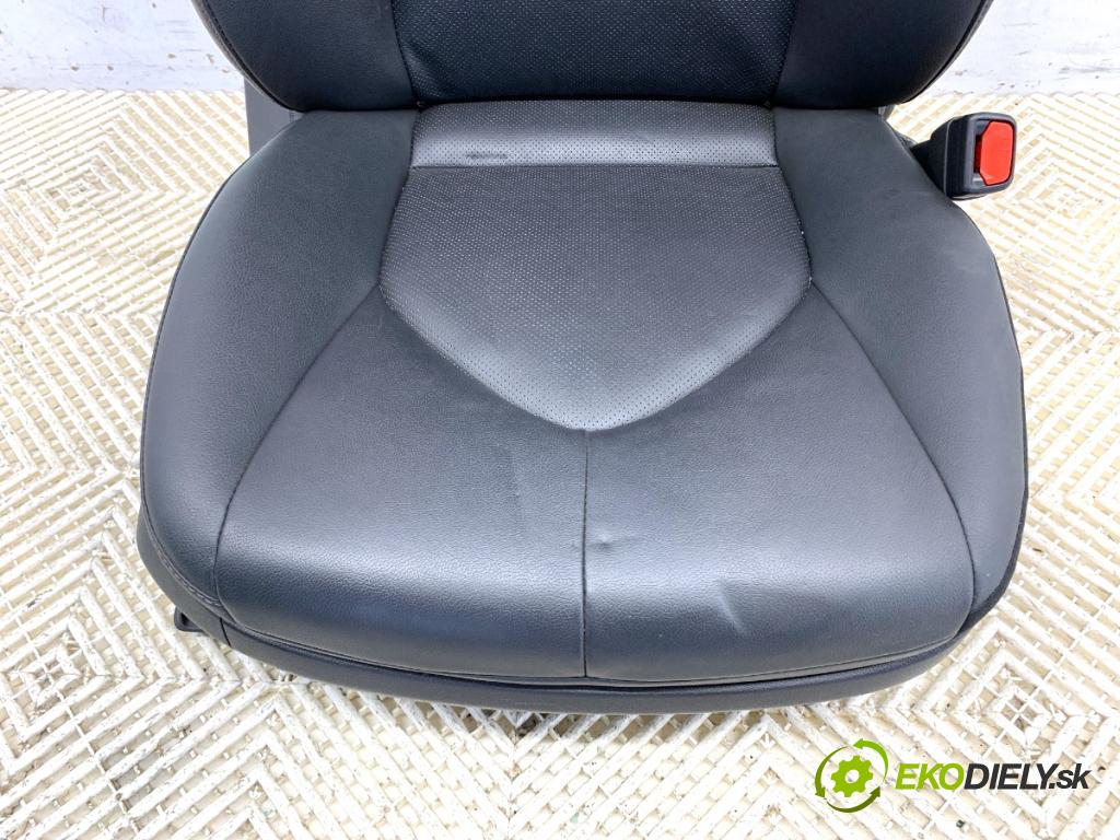 TOYOTA CAMRY sedan 2022 131 kW 2.5 Hybrid (AXVH71_) 2487 Sedadlo pravy predný