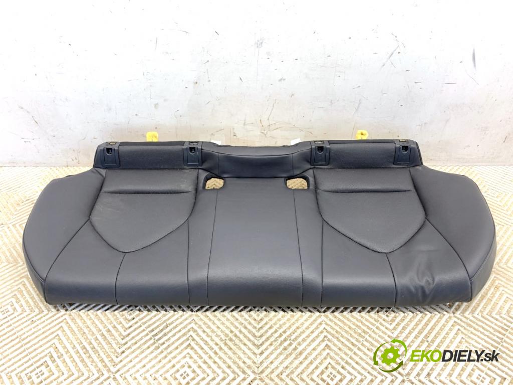 TOYOTA CAMRY sedan 2022 131 kW 2.5 Hybrid (AXVH71_) 2487 Sedadlo druhý rad