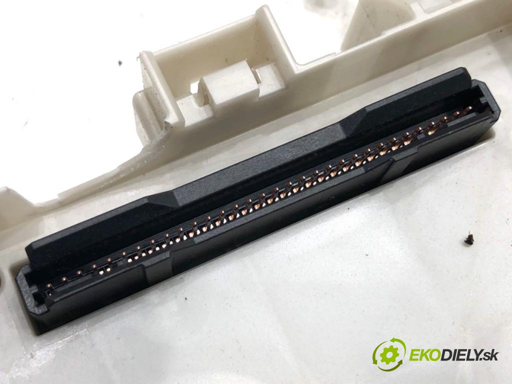 TOYOTA CAMRY sedan 2022 131 kW 2.5 Hybrid (AXVH71_) 2487 modul BSI 82730-33Q31-B (Pojistkové skříňky)