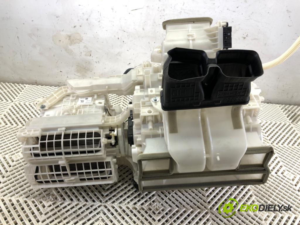 TOYOTA CAMRY sedan 2022 131 kW 2.5 Hybrid (AXVH71_) 2487 Výhrevné teleso, radiátor kúrenia komplet KOMBAJN 87050-33B90 87010-33E10 (Radiátor kúrenia)