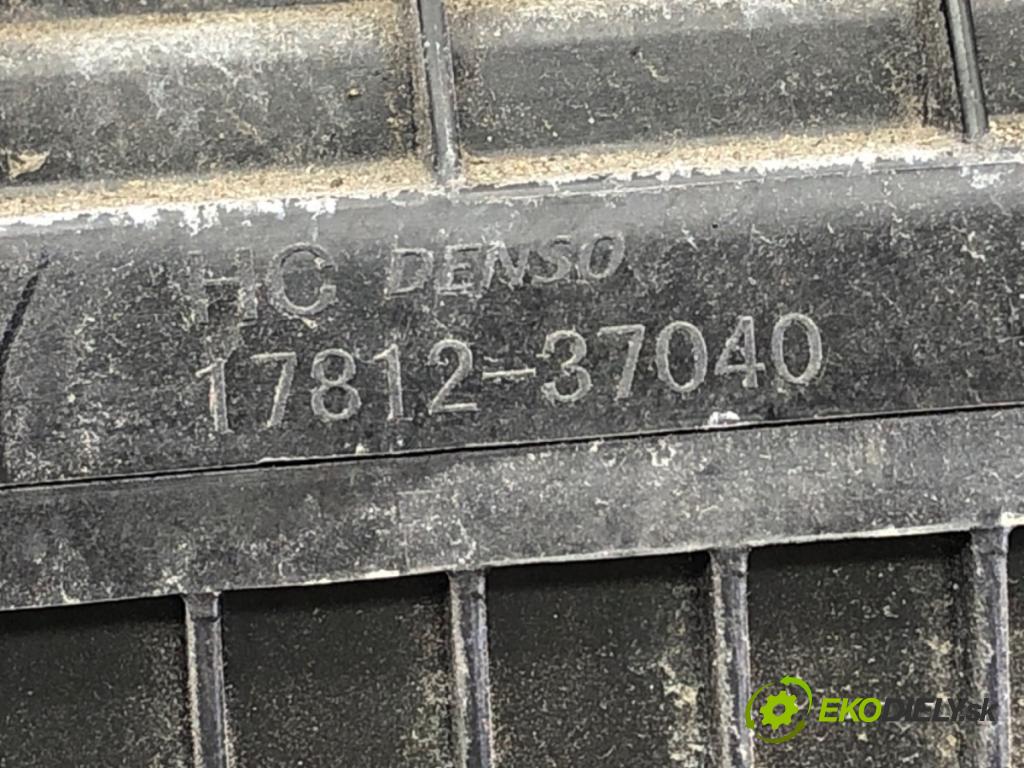 TOYOTA CAMRY sedan 2022 131 kW 2.5 Hybrid (AXVH71_) 2487 Obal filtra vzduchu 17812-37040 (Obal vzduchového filtra)