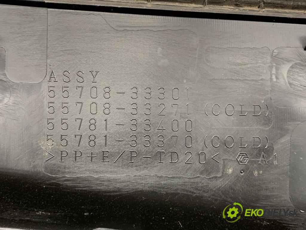 TOYOTA CAMRY sedan 2022 131 kW 2.5 Hybrid (AXVH71_) 2487 Torpédo, plast pod čelné okno 55708-33301 (Torpédo (plast pod čelným sklom))