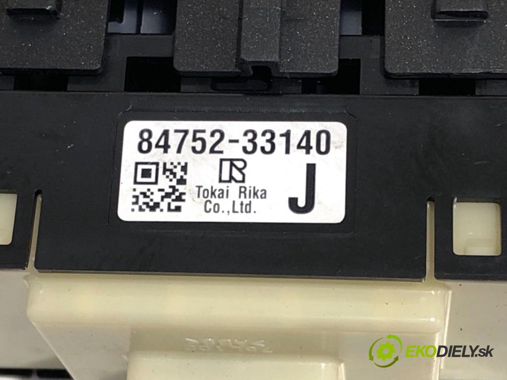 TOYOTA CAMRY sedan 2022 131 kW 2.5 Hybrid (AXVH71_) 2487 Prepínač ohrievania, vyhrievania sedačky 84752-33140 (Prepínacie páčky pod volantom)