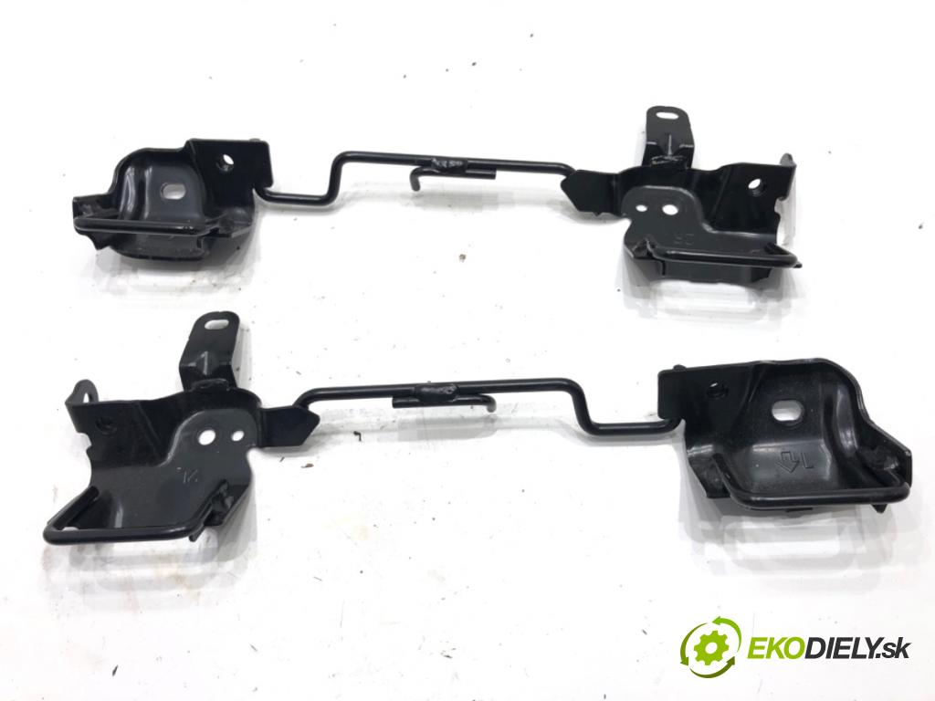 TOYOTA CAMRY sedan 2022 131 kW 2.5 Hybrid (AXVH71_) 2487 Uchytenie ISOFIX