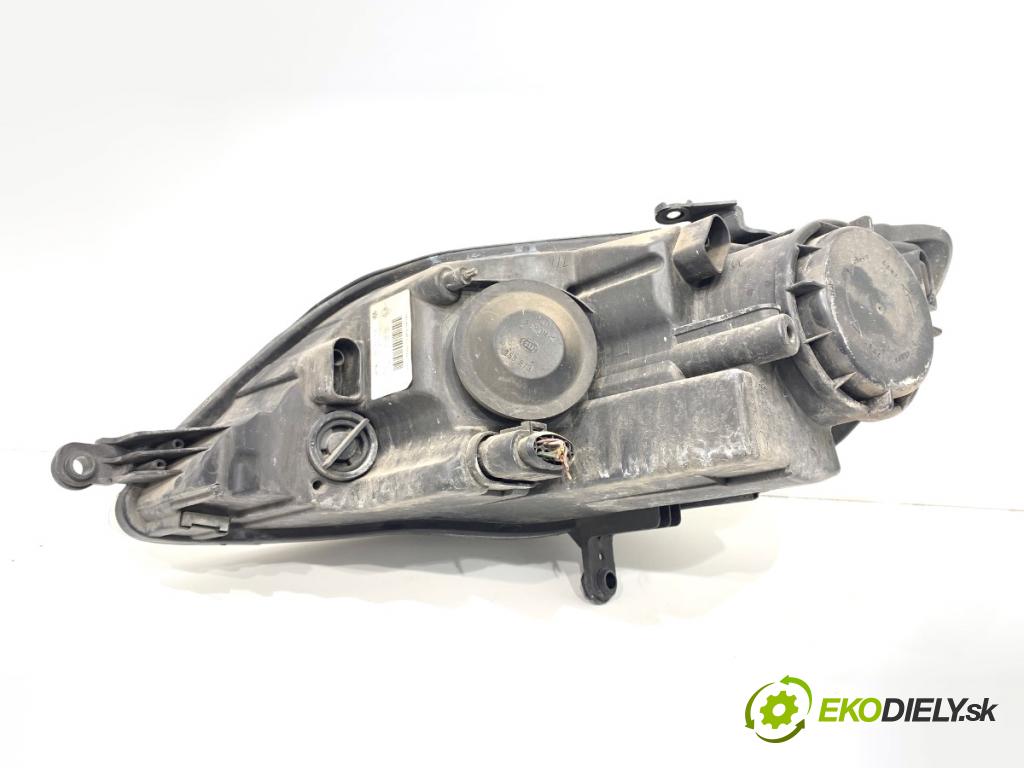 VW GOLF PLUS V liftback 2006 77 kW 1.9 TDI 1896 Svetlomet pravy predný 5M1941006B