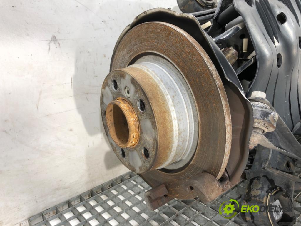 BMW F20 liftback 2012 100 kW 116 i 1598 výztuha zadní část 6792505