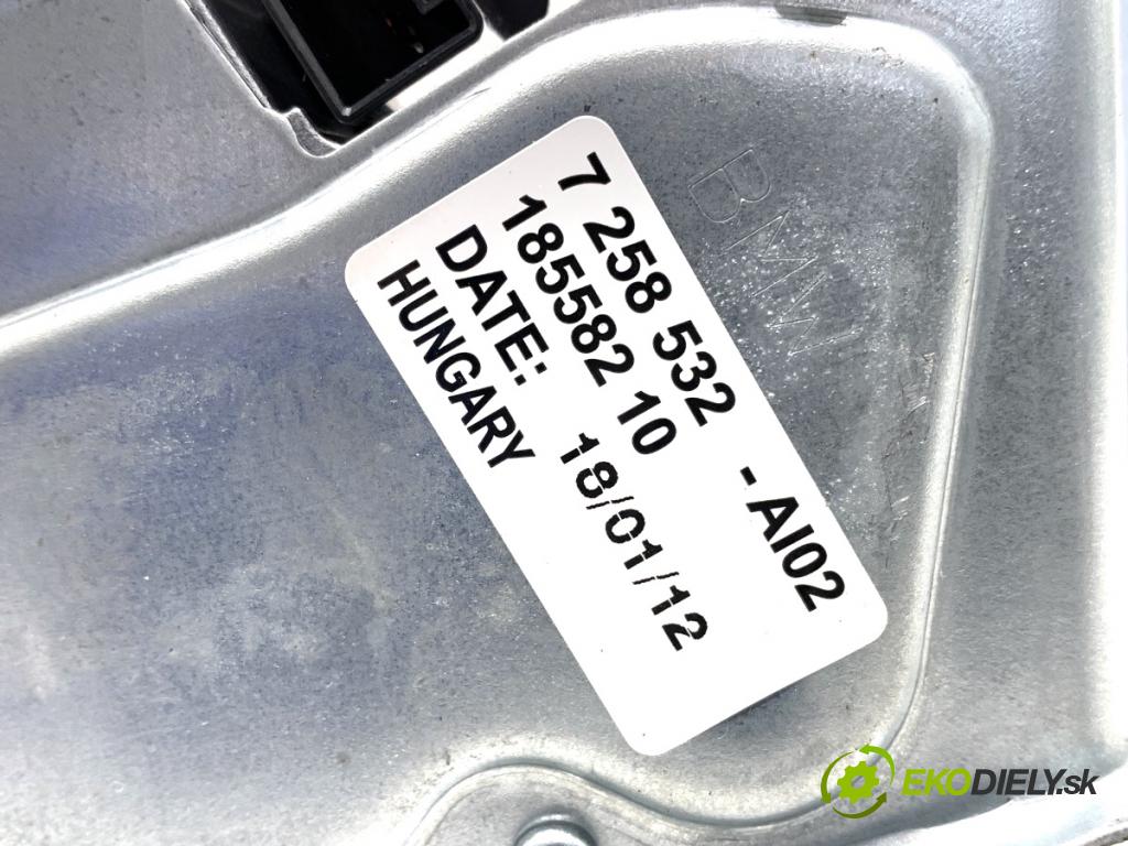 BMW F20 liftback 2012 100 kW 116 i 1598 motor stěračů zadní část 7258532