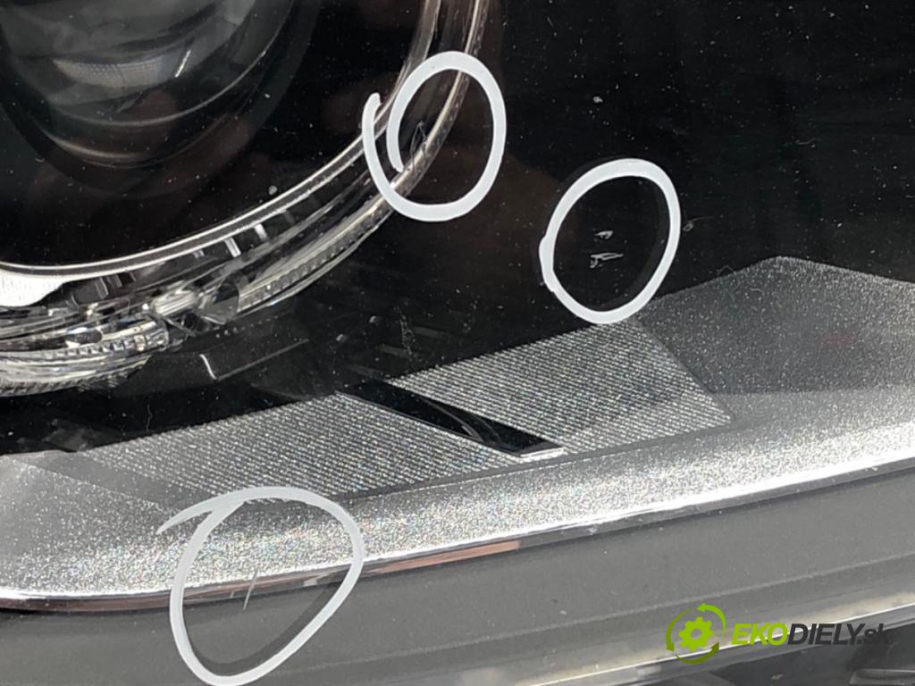 BMW F20 liftback 2012 100 kW 116 i 1598 Svetlomet pravy predný XENON