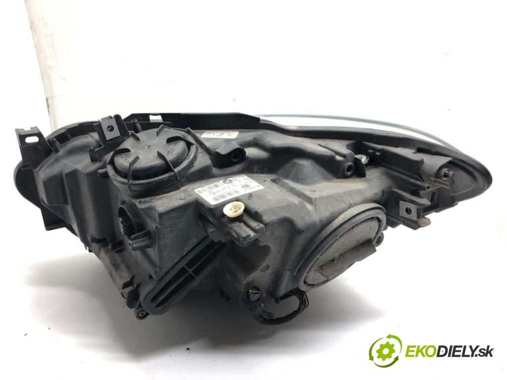 BMW F20 liftback 2012 100 kW 116 i 1598 Svetlomet pravy predný XENON