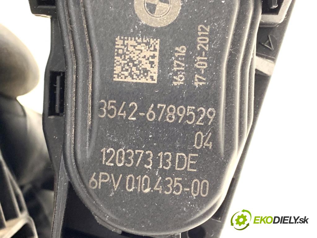 BMW F20 liftback 2012 100 kW 116 i 1598 Potenciometer plynu 6789529 (Potenciometer plynového pedálu)