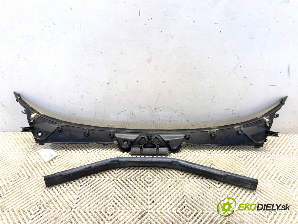 BMW F20 liftback 2012 100 kW 116 i 1598 torpédo plast pod čelní okno 7240672 (Torpéda)