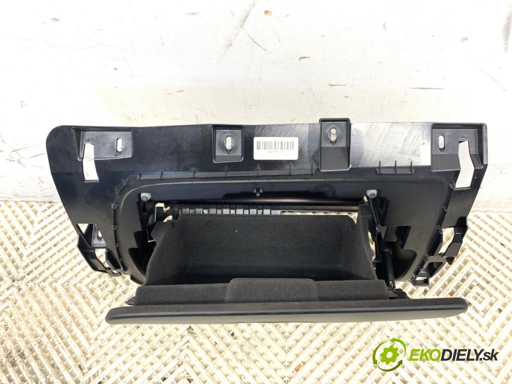 BMW E84 SUV 2013 135 kW xDrive 20 d 1995 Priehradka, kastlík spolujazdca  (Priehradka (kastlík))