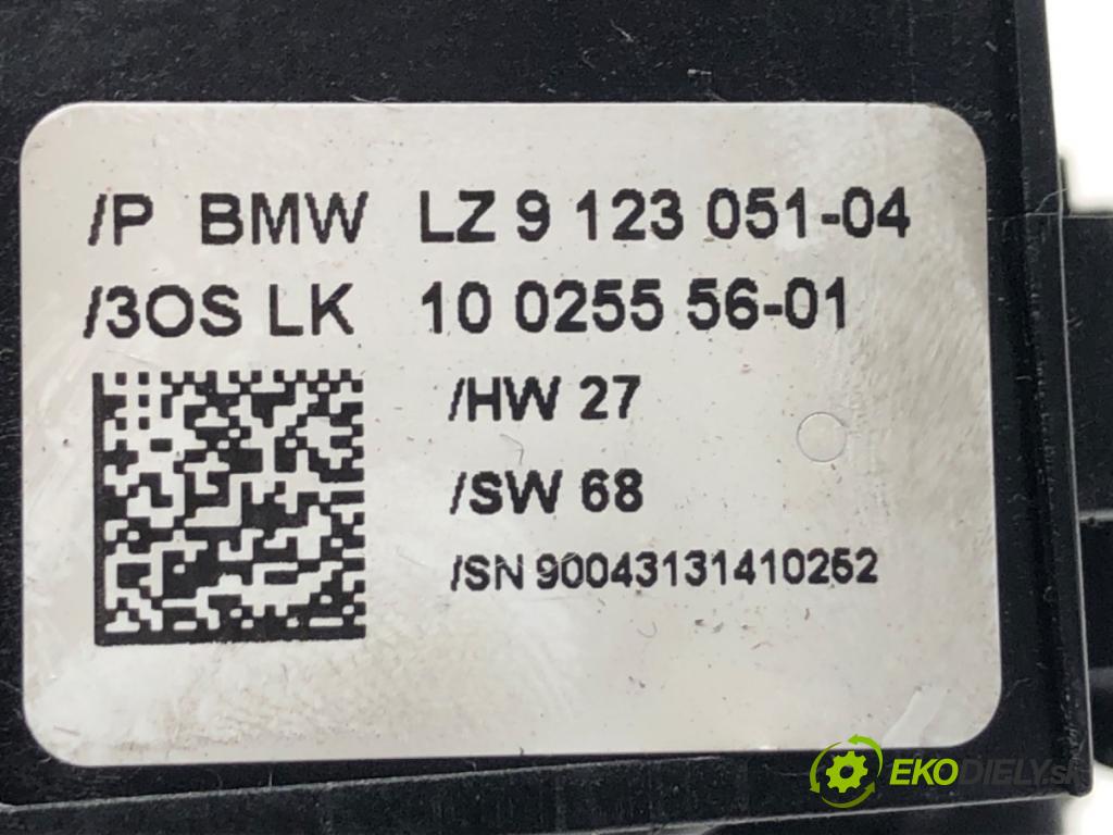 BMW E84 SUV 2013 135 kW xDrive 20 d 1995 Prepínač kombinovaný 9123051 (Prepínacie páčky pod volantom)