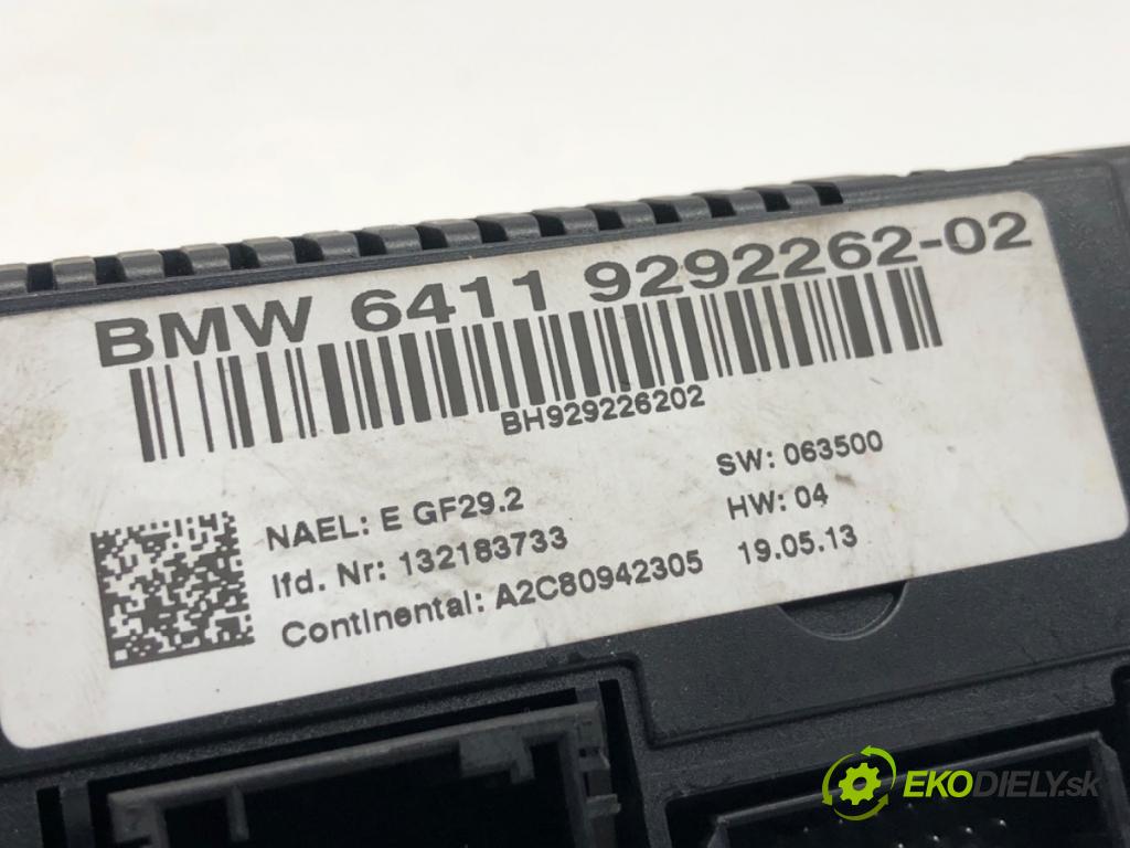 BMW E84 SUV 2013 135 kW xDrive 20 d 1995 Panel ovládania kúrenia 9292262 (Prepínacie páčky pod volantom)