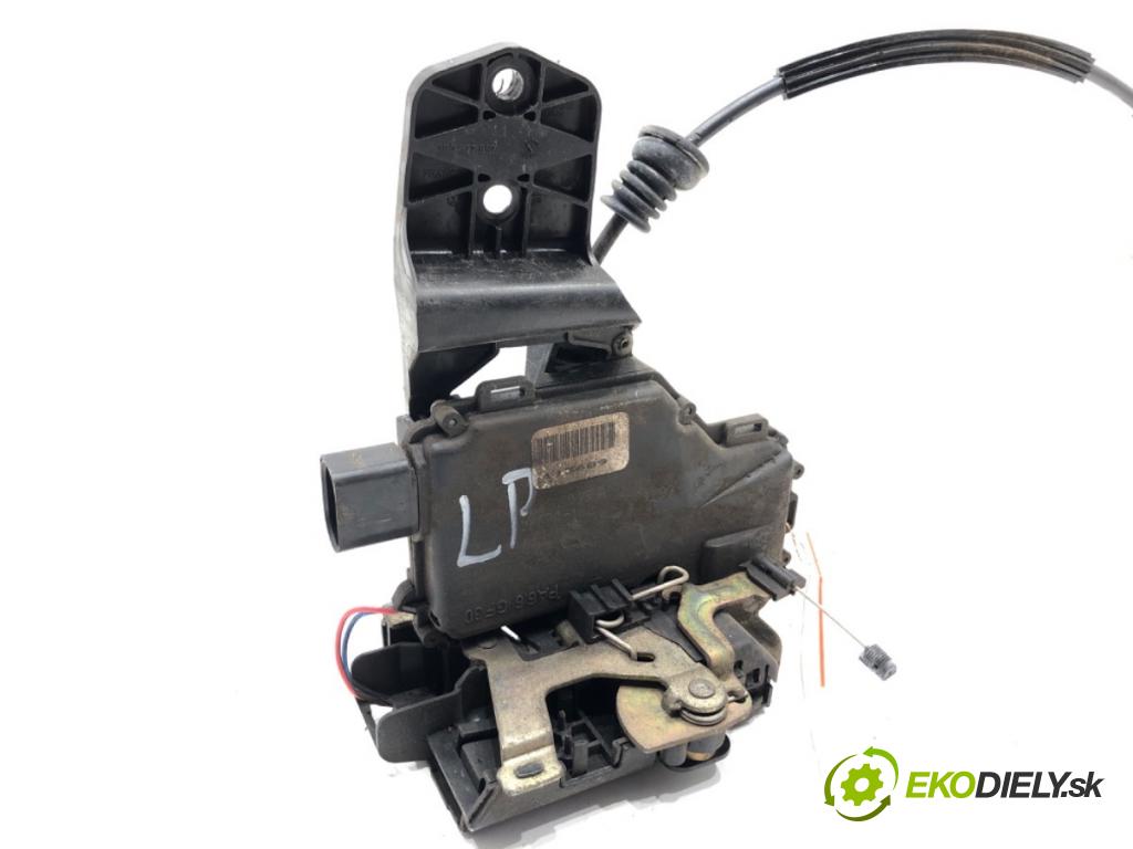 VW NEW BEETLE liftback 1999 66 kW 1.9 TDI 1896 zámok dveře levý přední část