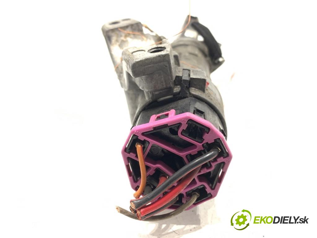 VW NEW BEETLE liftback 1999 66 kW 1.9 TDI 1896 spinačka 4B0905851C (Spínacia skrinka)