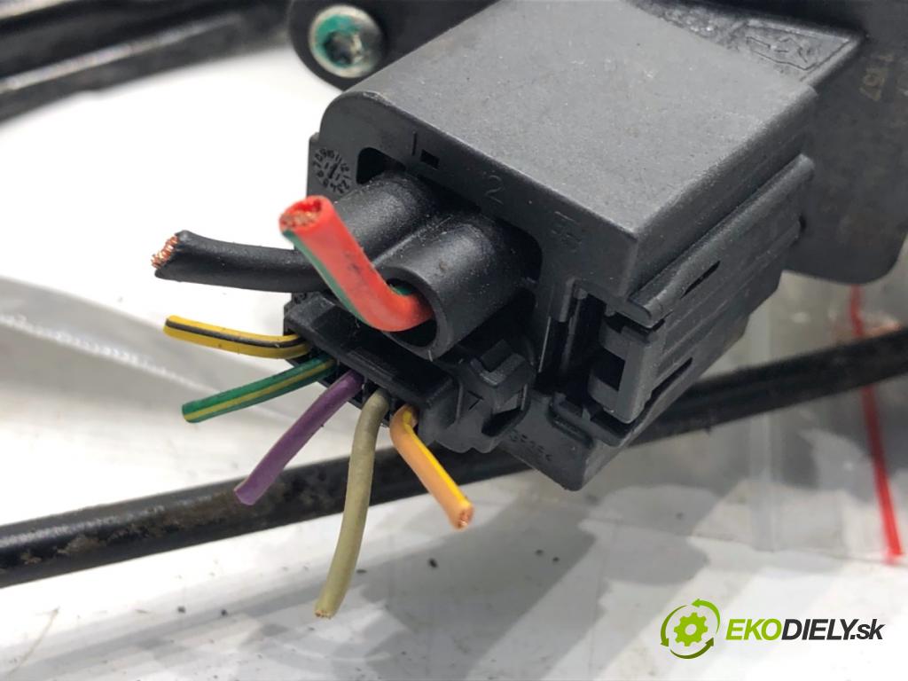 CHEVROLET CRUZE liftback 2011 91 kW 1.6 1598 mechanismus okna pravý přední část 98820-J3020