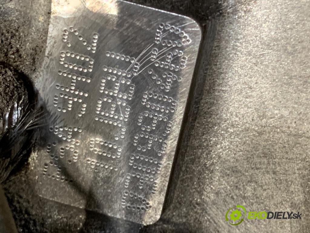 PEUGEOT 308 I liftback 2009 66 kW 1.6 HDi 1560 motor 9HX (Motor)