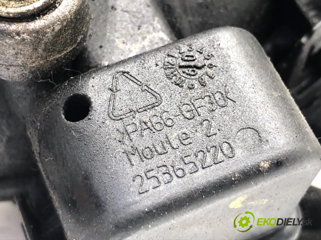PEUGEOT 308 I liftback 2009 66 kW 1.6 HDi 1560 Škrtiaca klapka 9660030480 (Škrtiaca klapka)