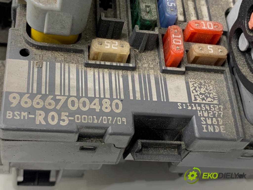 PEUGEOT 308 I liftback 2009 66 kW 1.6 HDi 1560 Modul BSM 9666700480 (Riadiaca jednotka ostatné)